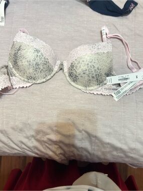 Victoria's Secret Pink Lace Leopard Print Push-Up Bra